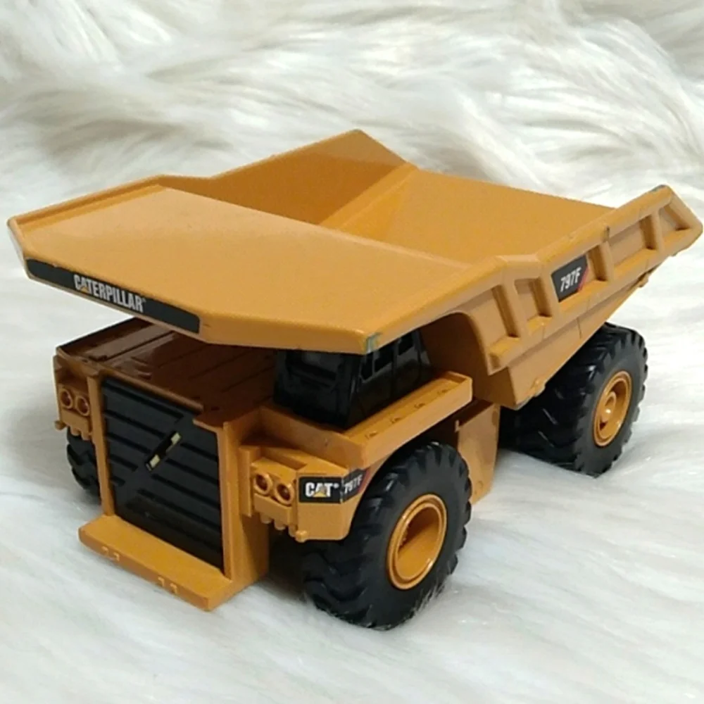 (A-6) Caterpillar CAT Die Cast UKE By Toy State Light Sign Of Use Looks Great